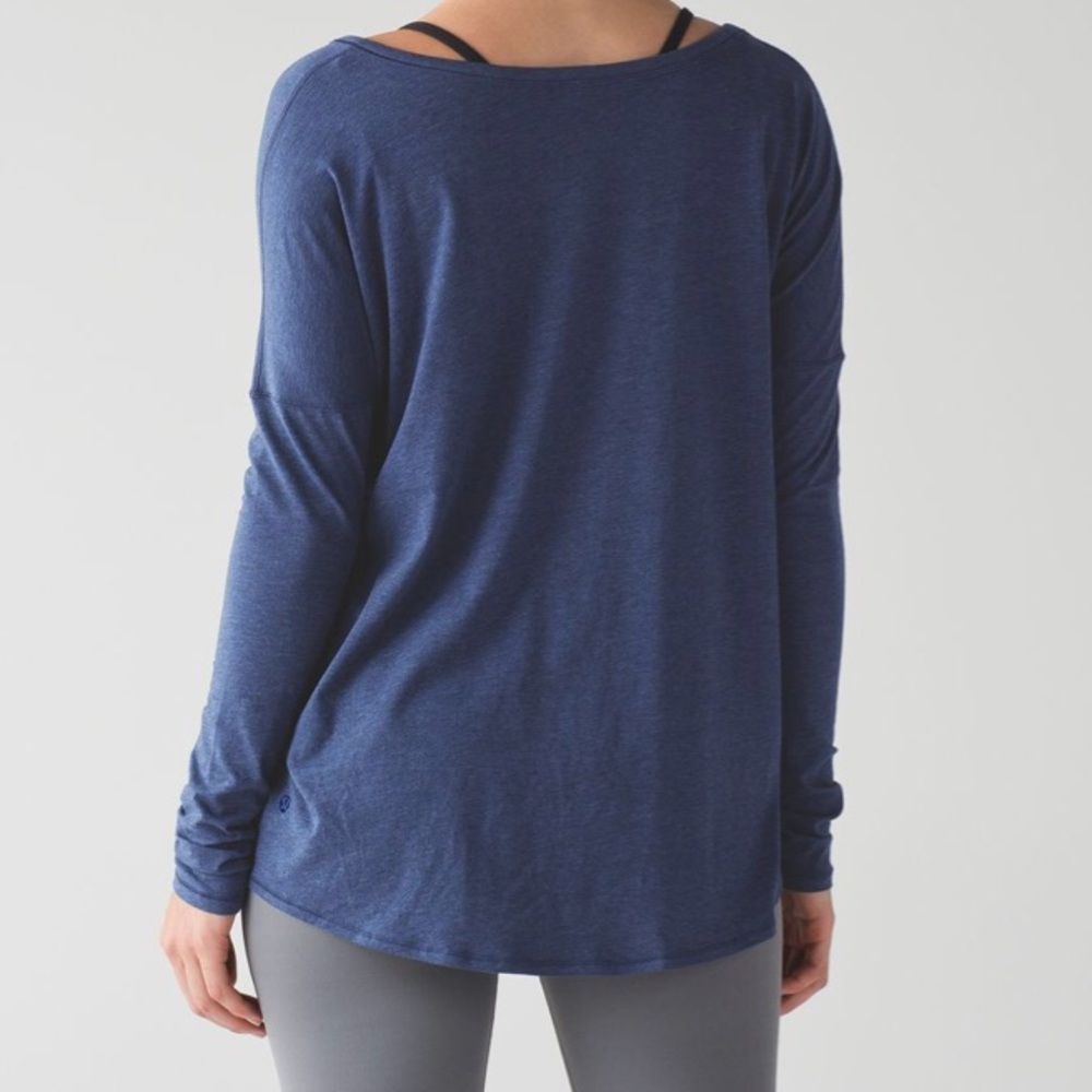 Lululemon • Flip Your Dog Long Sleeve II